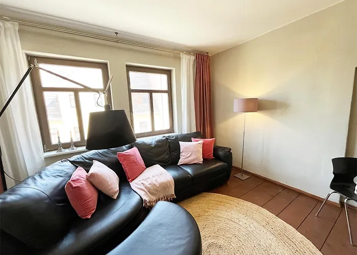 Grosse In Marktnaehe Apartament